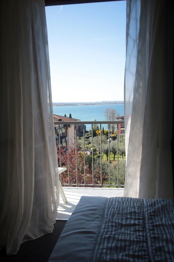 Hotel Villa Maria Sirmione Bagian luar foto